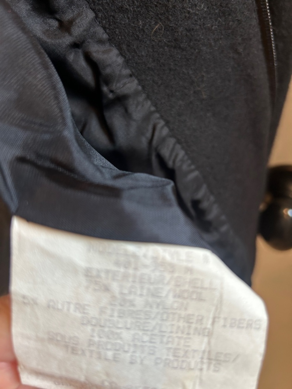Women’s Black Wool Coat
75% Laine Wool
Lined wool coat jacket
Made in Canada - Picture 3 of 8